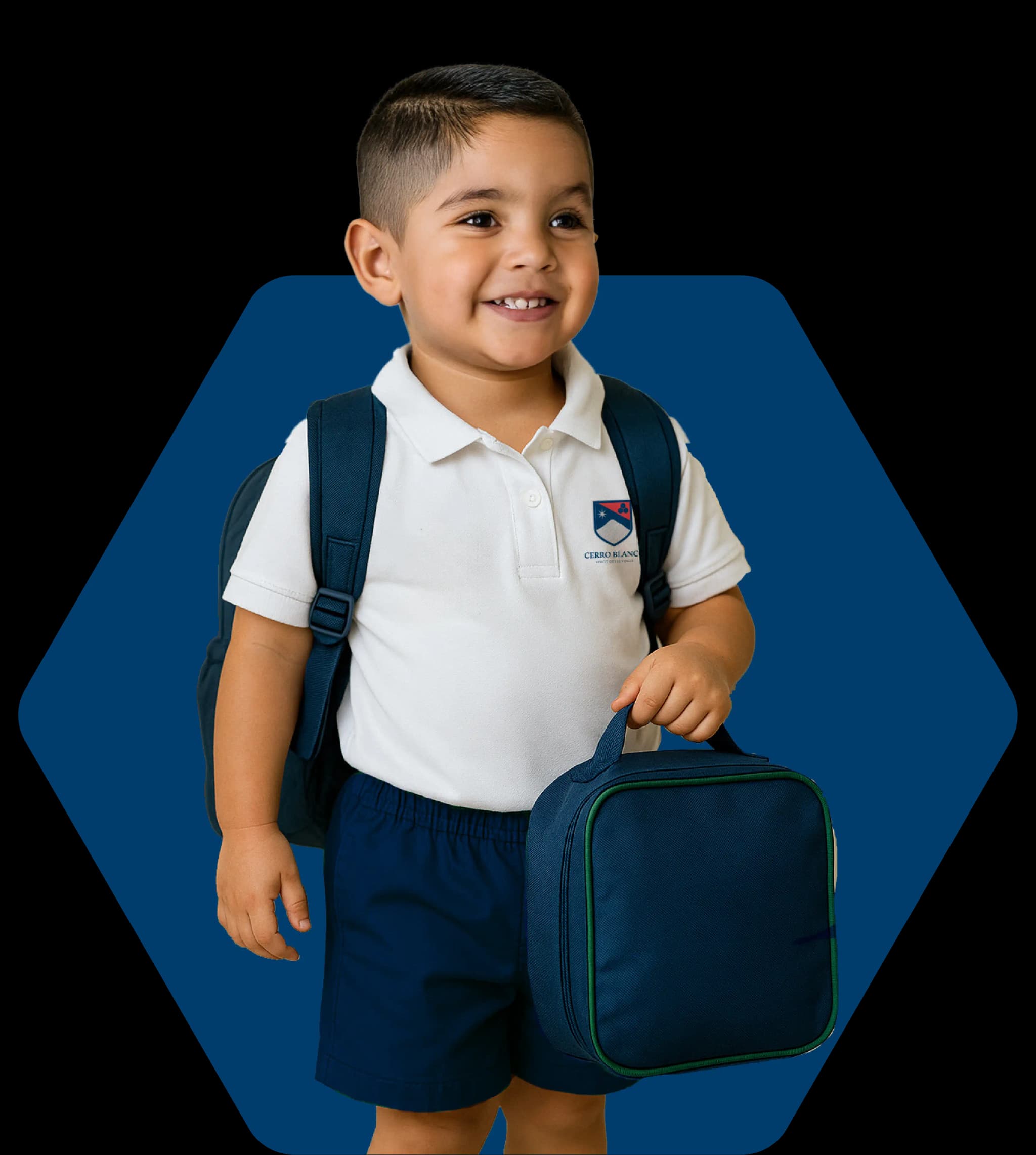 Imagen de un niño con mochila en uniforme de la Asociación Civil Horizontes